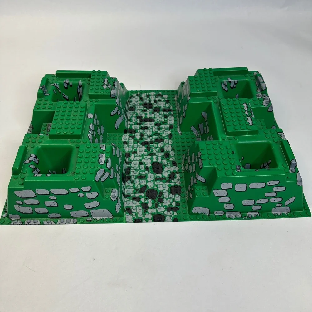 LEGO 3D Raised Baseplate 32x48 Green Castle Stone Road Double Crater 30271px2